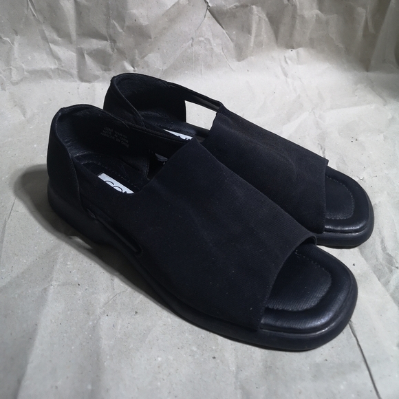 Vintage Cutout Elastic Band Black Sandals for Hipster Boho Summer - Picture 3 of 11